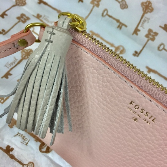 Fossil Pebbled Leather Tara Wristlet in Dusty Rose - Picture 4 of 6